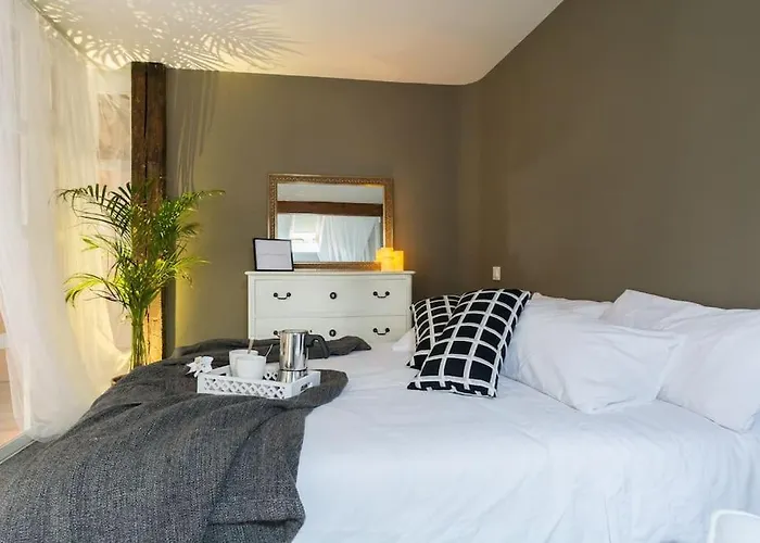 아파트 Sweet Surrender